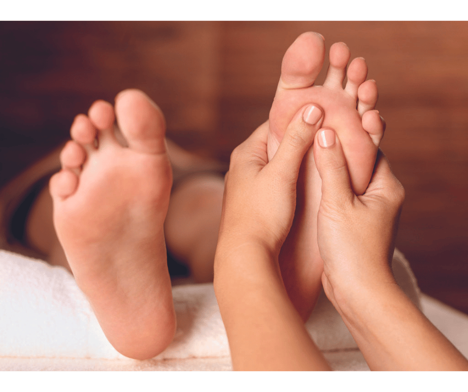 MASSAGE CHÂN GIẢM PHÙ NỀ TÍCH NƯỚC